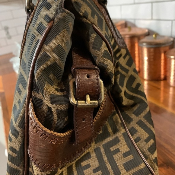 Fendi du jour bag with card and COA included. Zucca. Authenticated - Picture 15 of 16